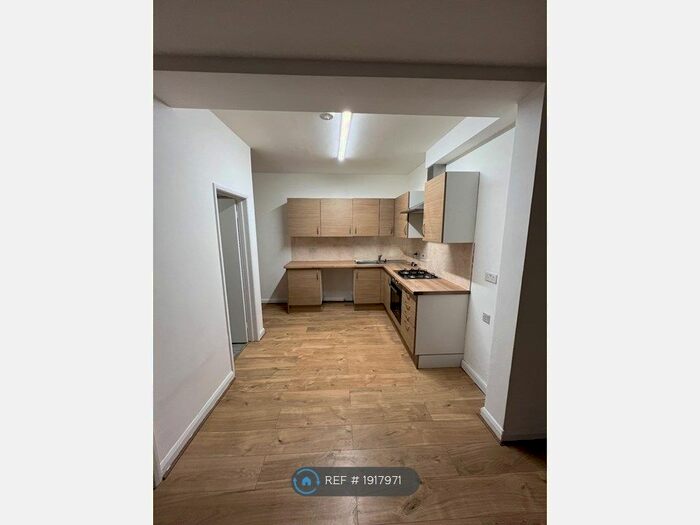 2 Bedroom Flat To Rent In High Street, Sheerness, ME12