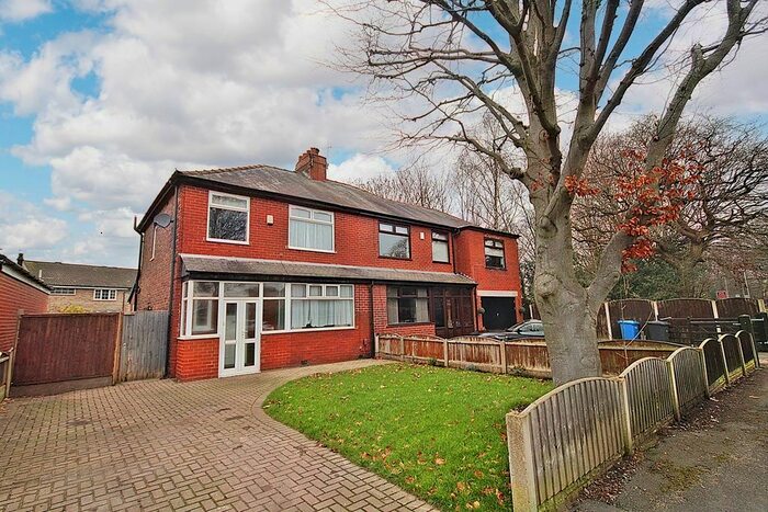 3 Bedroom Semi-Detached House To Rent In Hood Lane North, Great Sankey, Warrington, WA5