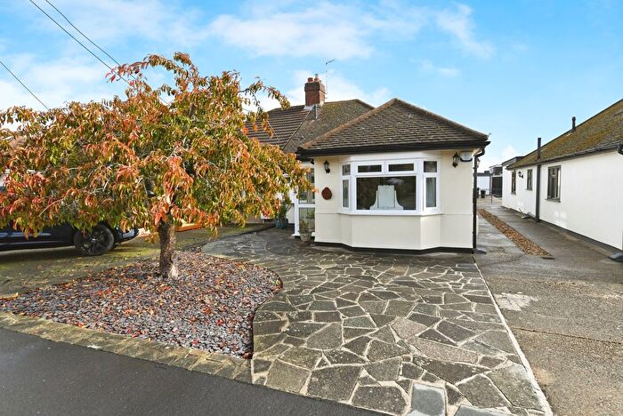 3 Bedroom Bungalow For Sale In Thorndon Avenue, West Horndon, Brentwood, Essex, CM13