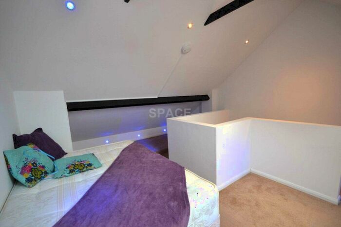 3 Bedroom Terraced House To Rent In Chesterman Street, Reading, RG1