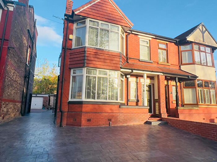 5 Bedroom Semi-Detached House To Rent In Northmoor Road, Manchester, M12
