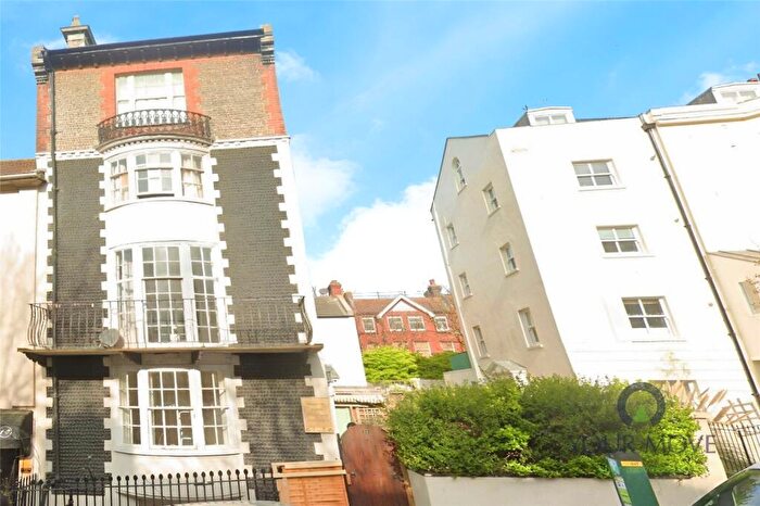 Flat To Rent In Upper Rock Gardens, Brighton, East Sussex, BN2