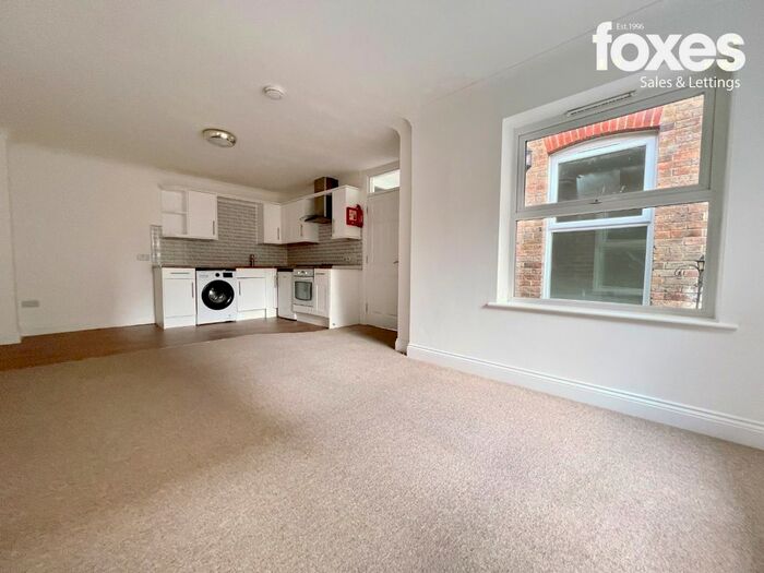 1 Bedroom Flat To Rent In Christchurch Road, Bournemouth, Dorset, BH7