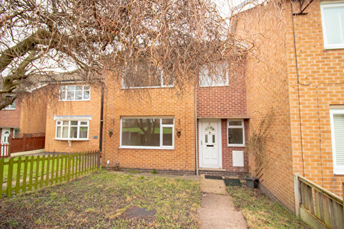3 Bedroom Terraced House To Rent In Heddington Gardens, Nottingham, NG5