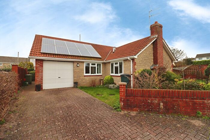 3 Bedroom Detached Bungalow For Sale In Woodend Road, Coalpit Heath, Bristol, BS36