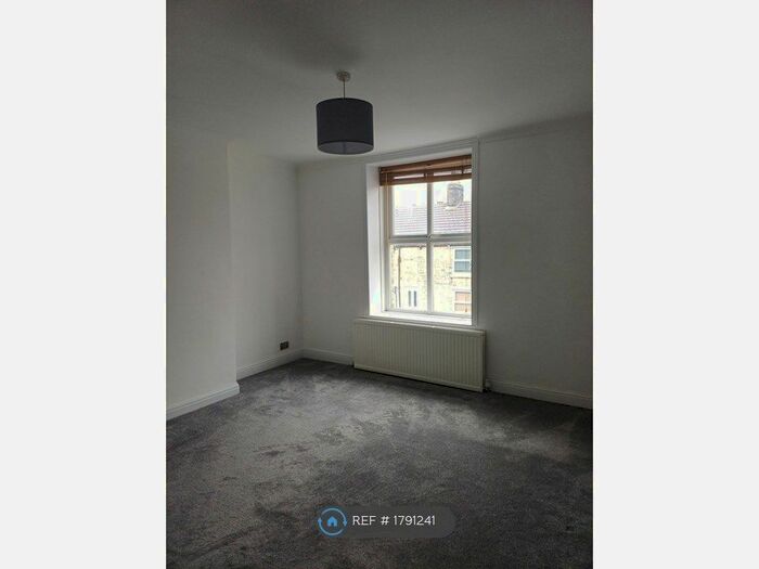 2 Bedroom Terraced House To Rent In Manor Park Road, Glossop, SK13