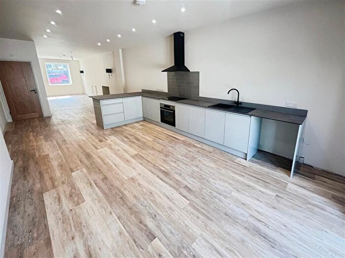 3 Bedroom Property To Rent In Coedpenmaen Road, Pontypridd, CF37