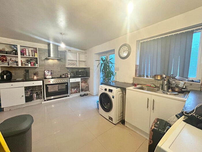 3 Bedroom Terraced House For Sale In Hungarton Boulevard, Leicester, LE5