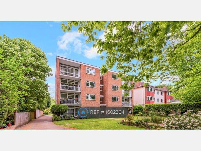 2 Bedroom Flat To Rent In Lindums, Beckenham, BR3