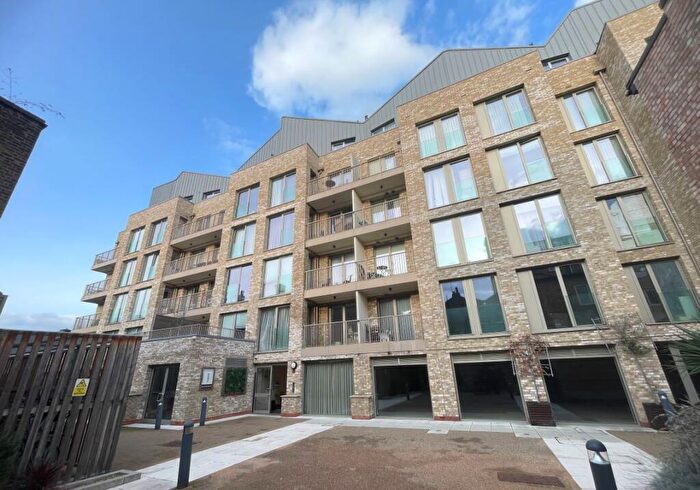 3 Bedroom Flat For Sale In Apartment, Espalier Gardens, Brondesbury, London, NW6