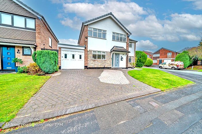 4 Bedroom Detached House For Sale In Lydford Road, Walsall, WS3