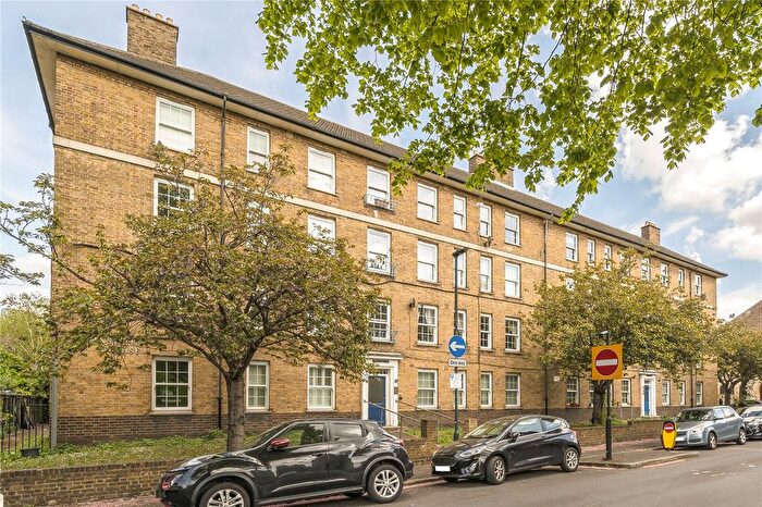 2 Bedroom Flat To Rent In Barnstaple House, Greenwich, SE10