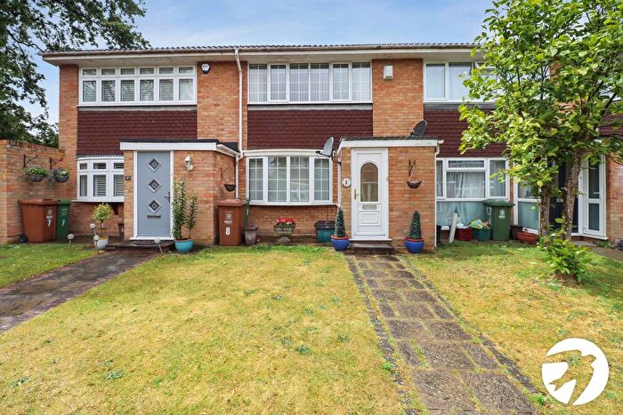2 Bedroom Terraced House For Sale In Bayley Walk, London, SE2