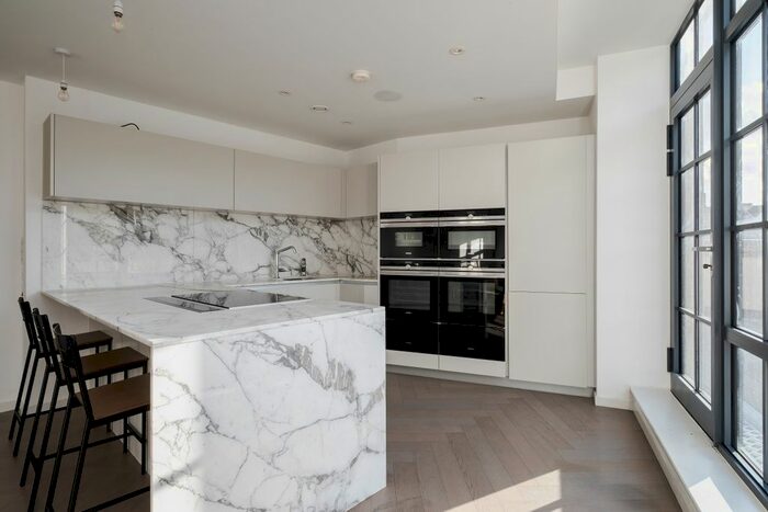 3 Bedroom Flat To Rent In Webber Street, Borough, SE1