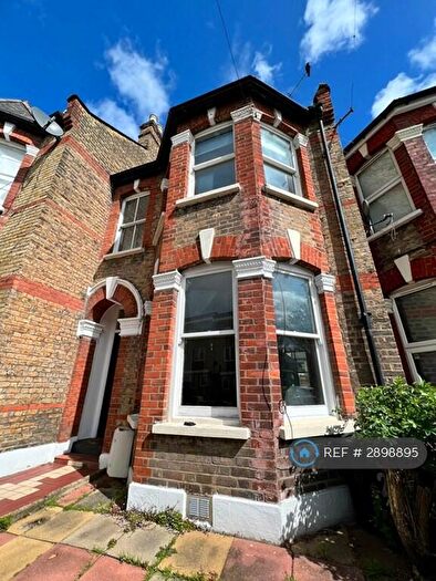 3 Bedroom Terraced House To Rent In Rushmore Road, London, E5
