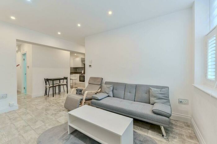 1 Bedroom Flat To Rent In Newell Street, Limehouse, London, E14