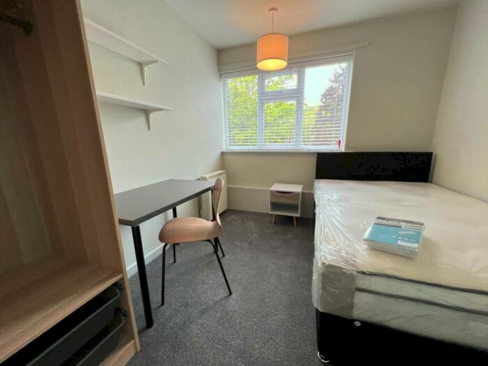 2 Bedroom Apartment To Rent In Sycamore Court, Beeston, Nottingham, NG9