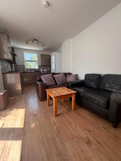 5 Bedroom Terraced House To Rent In Diana Street, Roath, CF24