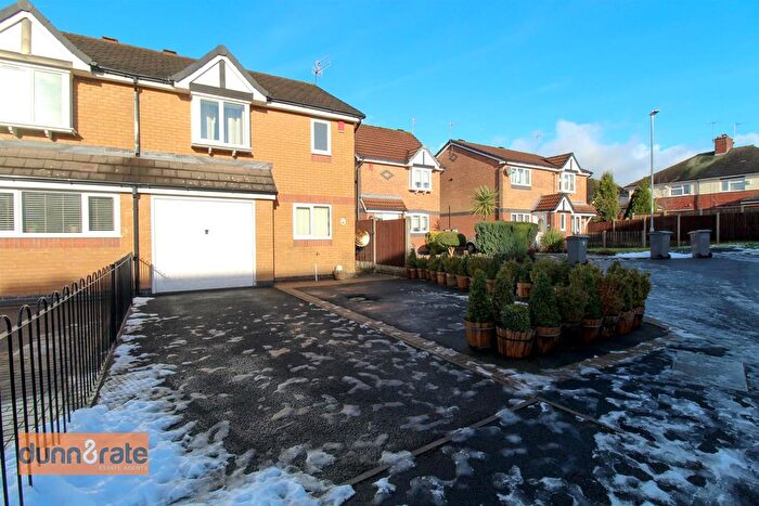 3 Bedroom Semi Detached House For Sale In Dairyfields Way, Sneyd Green, Stoke-On-Trent, ST1