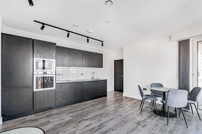 1 Bedroom Flat For Sale In Portal Way, Noel Park, W3