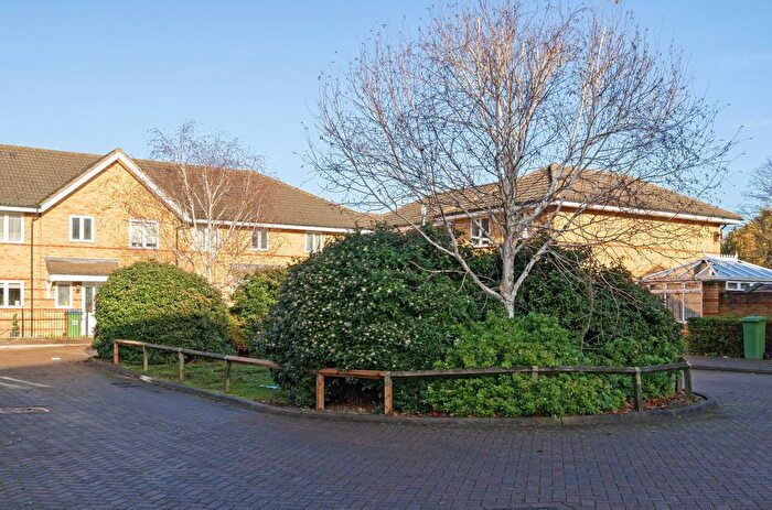3 Bedroom End Of Terrace House For Sale In Stanley Close, New Eltham, SE9