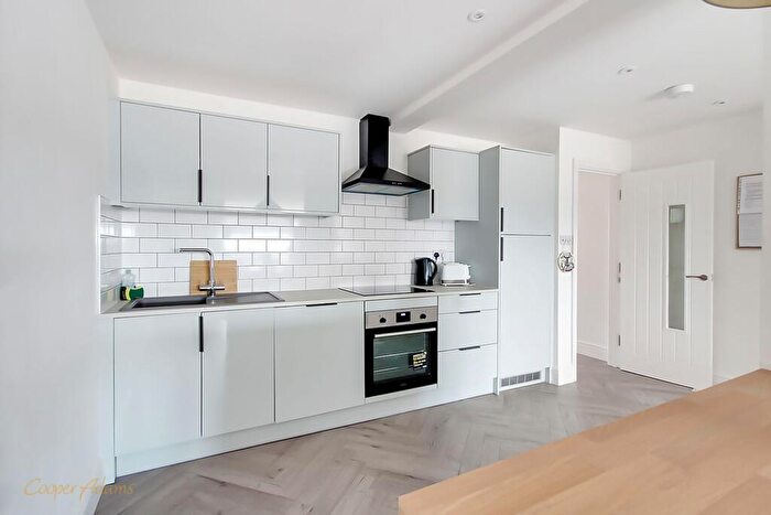 1 Bedroom Apartment For Sale In Pier Road, Littlehampton, BN17