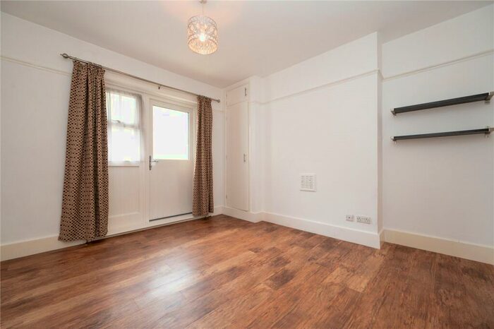 1 Bedroom Flat To Rent In Alma Road, St. Albans, Hertfordshire, AL1