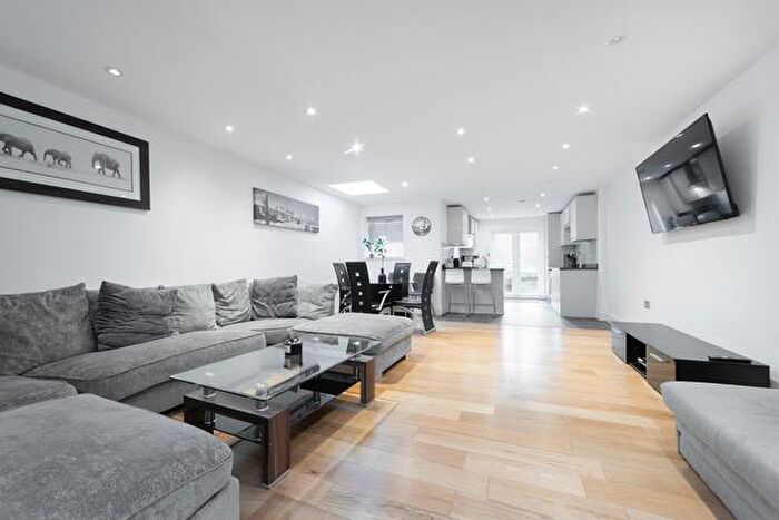 5 Bedroom House For Sale In Nursery Road, Five Bedrooms, N14