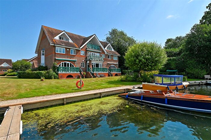 2 Bedroom Flat To Rent In Andrews Reach, Bourne End, Buckinghamshire, SL8