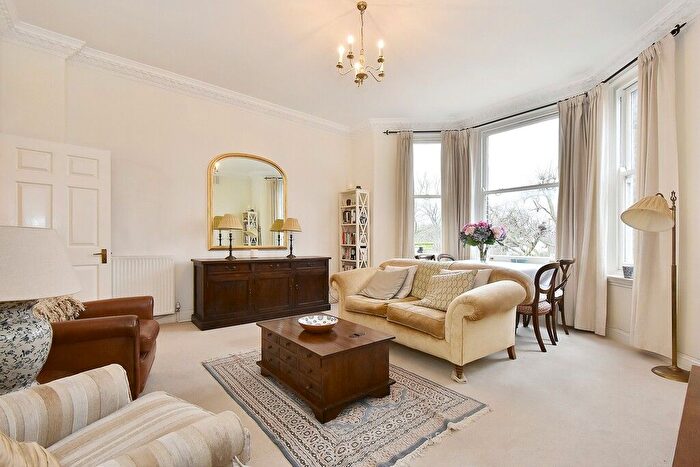 2 Bedroom Flat To Rent In Putney Hill, Putney, SW15