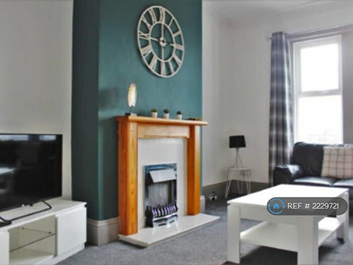 4 Bedroom Flat To Rent In Brighton Rd, Gateshead, NE8