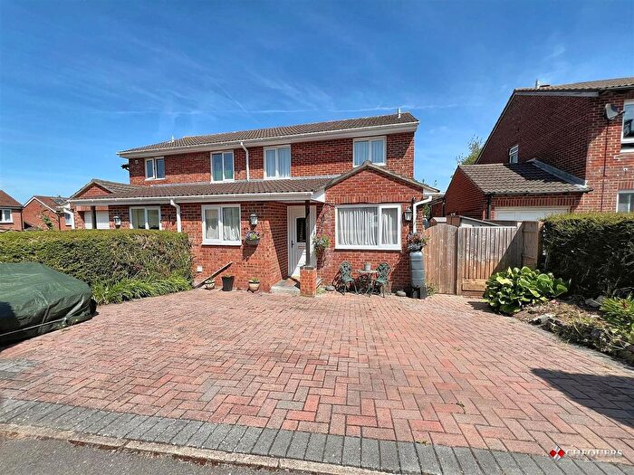 4 Bedroom Semi-Detached House For Sale In Scarlatti Road, Basingstoke, RG22