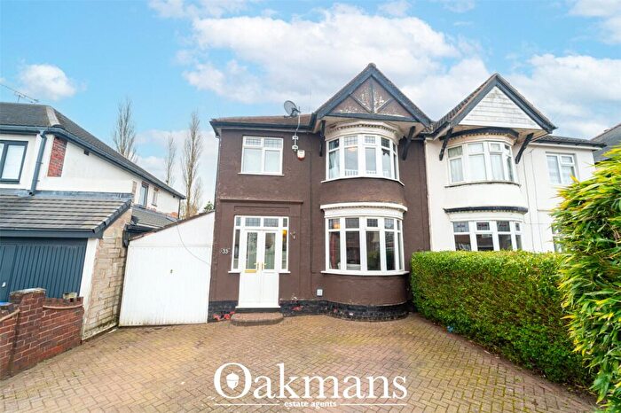 3 Bedroom Semi Detached House For Sale In Edward Road, Oldbury, West Midlands, B68