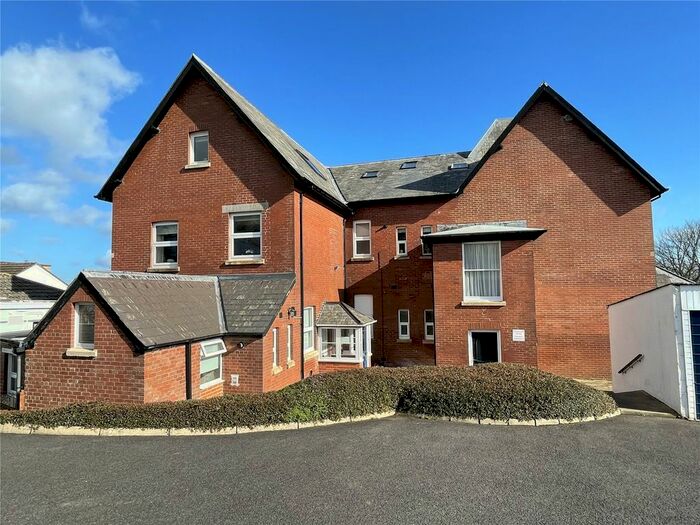 2 Bedroom Flat For Sale In Rackclose Gardens, Chard, Somerset, TA20