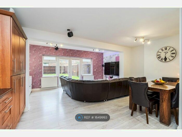 2 Bedroom Flat To Rent In Outram Road, Croydon, CR0