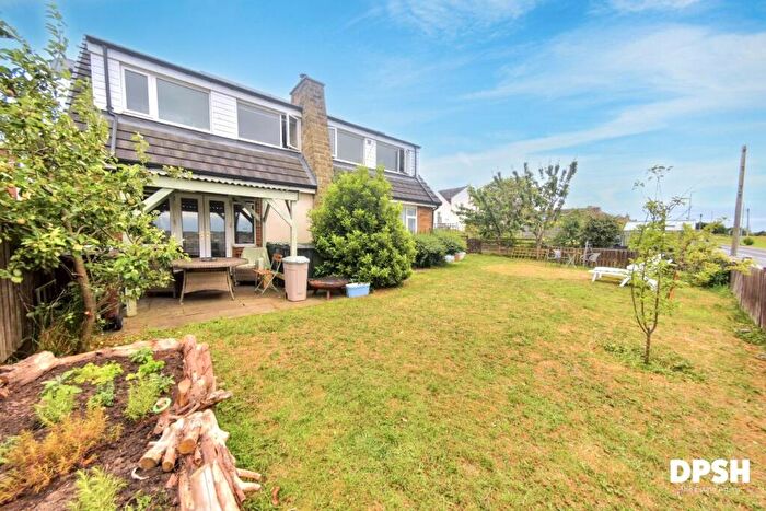 3 Bedroom Detached House For Sale In Moorside Road, Drighlington, Bradford, BD11