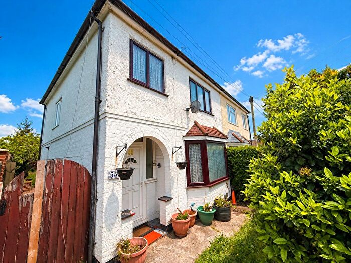 3 Bedroom Semi-detached House For Sale In Holly Road, Aldershot, Hampshire, GU12