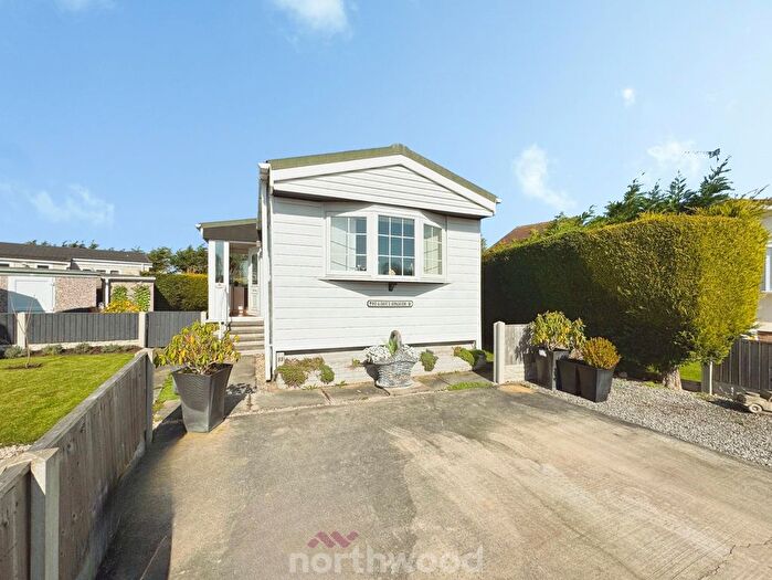 2 Bedroom Park Home For Sale In Palm Grove Court, Thorne, DN8