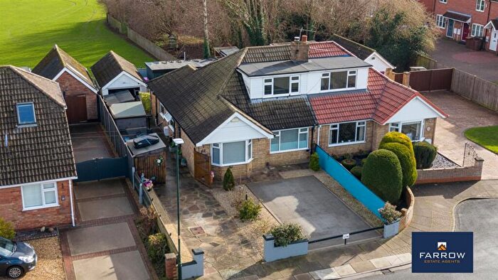 3 Bedroom Semi-Detached Bungalow For Sale In Fallowfield Road, Grimsby, DN33