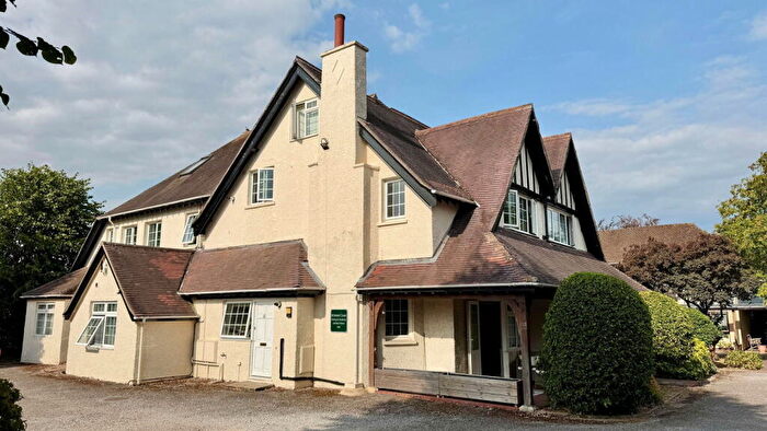 1 Bedroom Maisonette For Sale In Ilchester Court, Link Road, Newbury, RG14