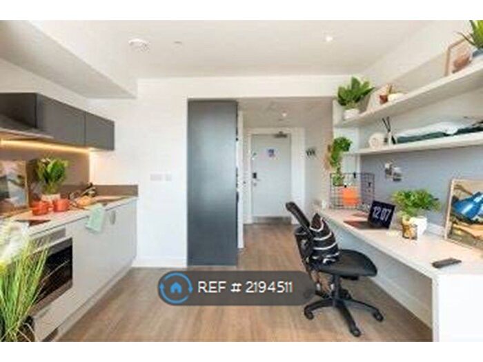 Studio To Rent In King William Street, Salford, M50