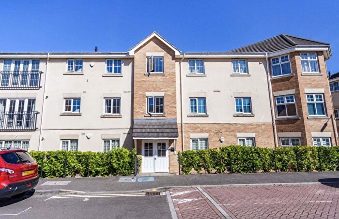 2 Bedroom Flat To Rent In Coleridge Way, Borehamwood, WD6