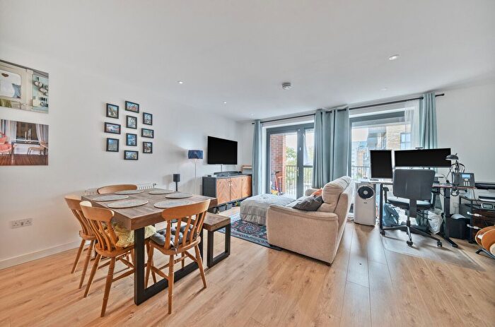 2 Bedroom Flat For Sale In Tremlett Building, Tewkesbury Road, London, W13