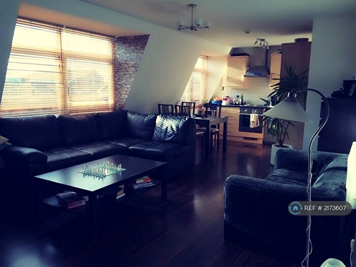 2 Bedroom Flat To Rent In Victoria Place, Bristol, BS5