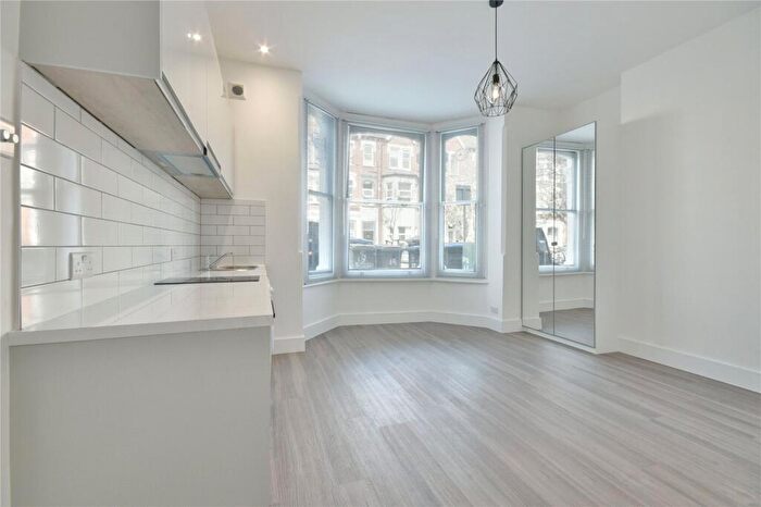 Studio To Rent In Buckley Road, Brondesbury, NW6