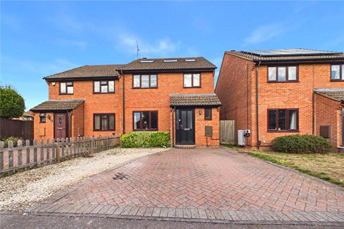 5 Bedroom Semi Detached House For Sale In Mulberry Way, Theale, Reading, Berkshire, RG7