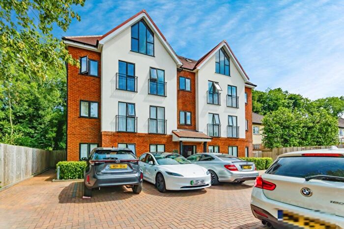 2 Bedroom Flat For Sale In Brighton Road, Purley, Surrey, CR8
