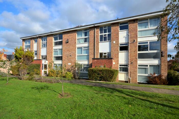 2 Bedroom Flat To Rent In Belcroft Close, Bromley, BR1