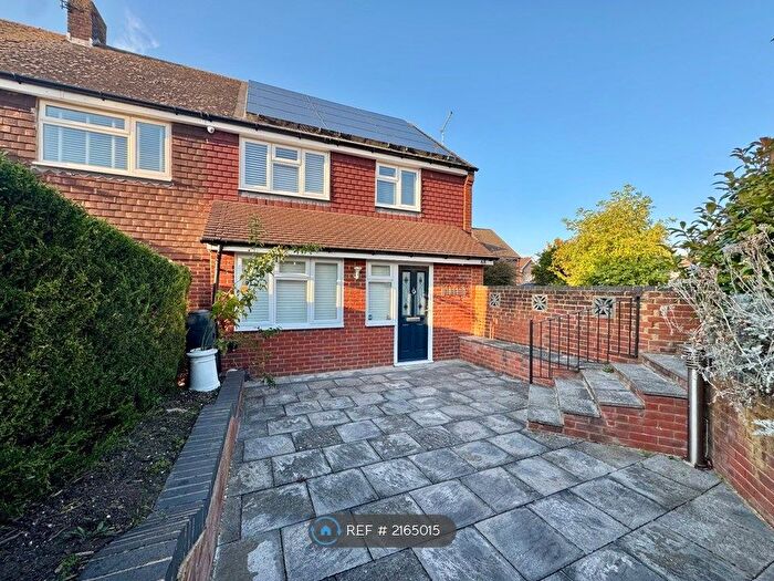 3 Bedroom Semi-Detached House To Rent In Downsview, Chatham, ME5