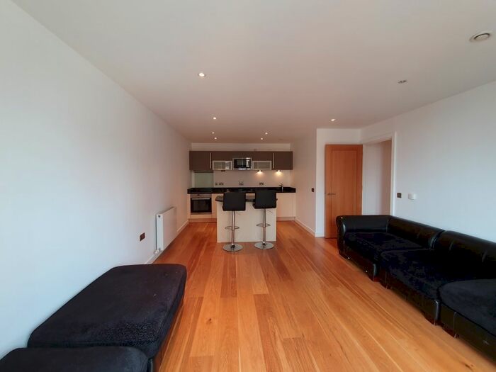2 Bedroom Flat To Rent In Wharf Approach, Leeds, LS1